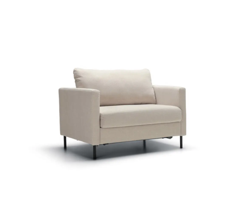 Causeuse beige avec accoudoirs carrés, assise et dossier rembourrés, et pieds en métal noir sur fond blanc. Canape Paris by Atelier Bis