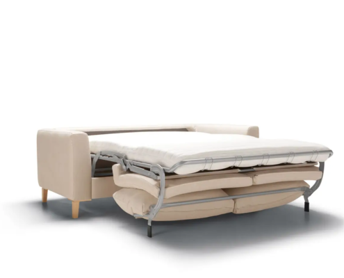 Canapé-lit beige déplié, montrant le matelas et le cadre déployés pour le sommeil. Canape Paris by Atelier Bis
