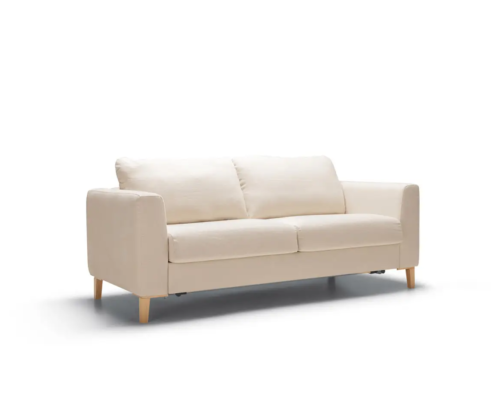 Un canapé beige à deux places avec des pieds en bois, sur un fond blanc uni. Canape Paris by Atelier Bis