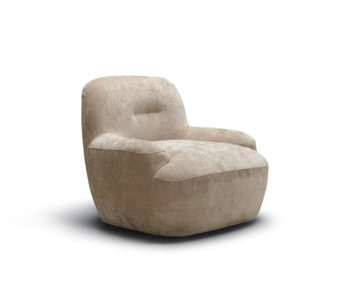 Fauteuil beige, en peluche, à dossier bas et bords arrondis, sur fond blanc. Canape Paris by Atelier Bis
