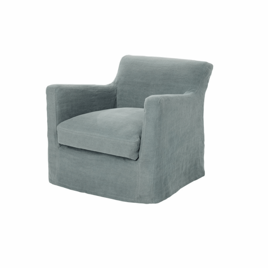 Fauteuil rembourré bleu clair avec une assise et un dossier matelassés, au design simple et moderne. Canape Paris by Atelier Bis
